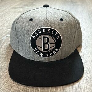Mitchell & Ness Brooklyn Nets Gray and Black Snapback